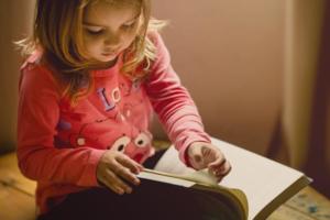 Little girl, book