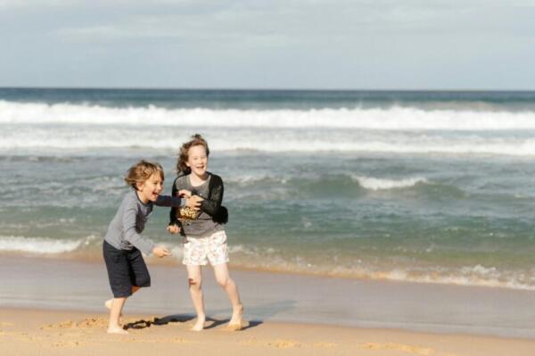 Kinder am Nordseestarnd