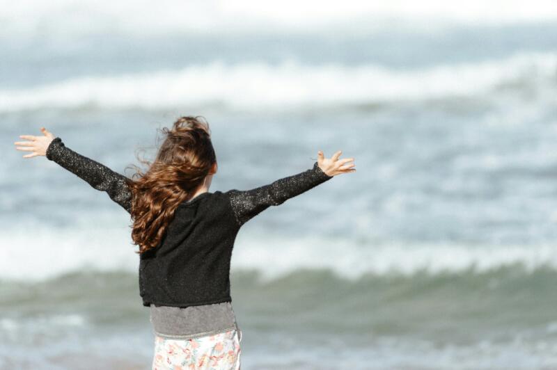 Littel girl at the ocean
