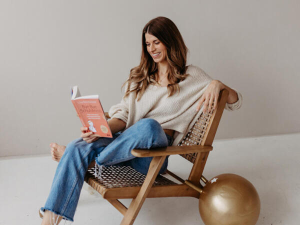 Lisa Reinheimer mit Buch