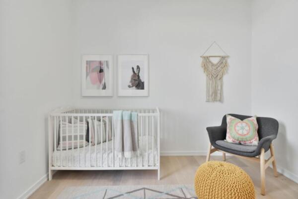 Babyzimmer in weiß